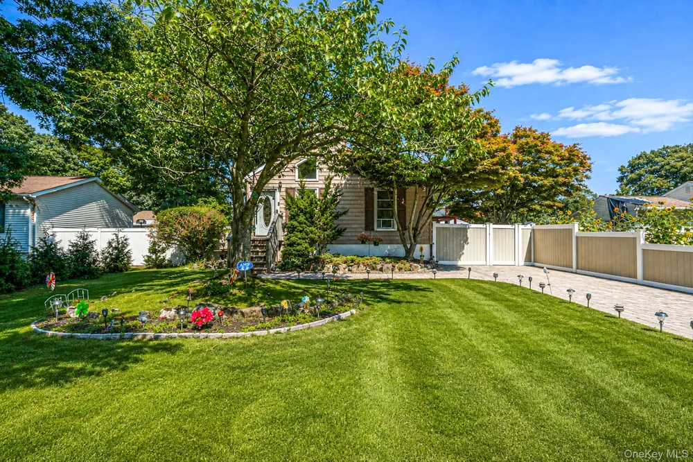 7 Wellwood Drive Shirley, NY 11967