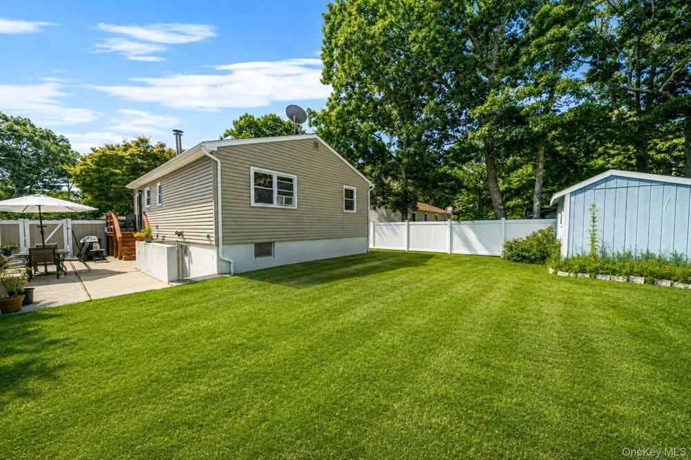 7 Wellwood Drive Shirley, NY 11967