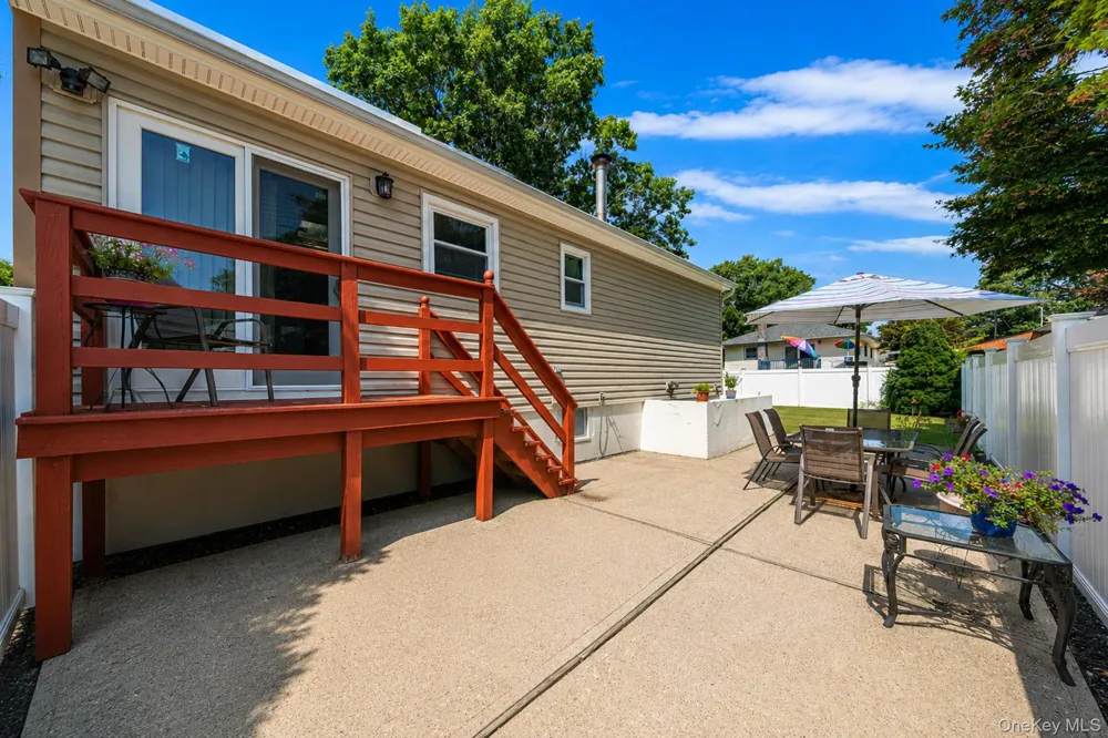 7 Wellwood Drive Shirley, NY 11967