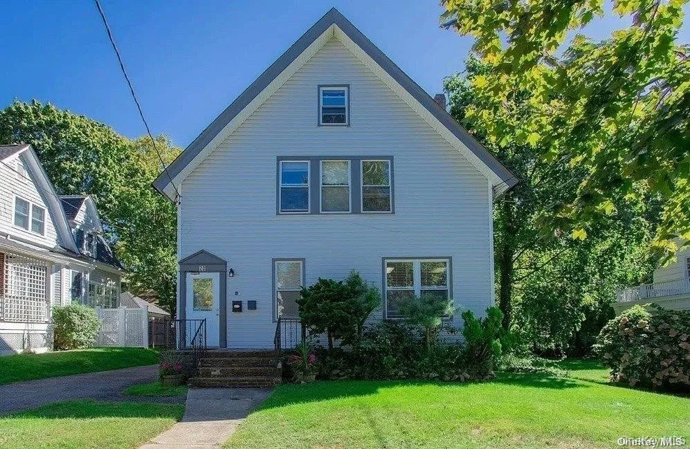 20 Dewey Street #2 Huntington, NY 11743