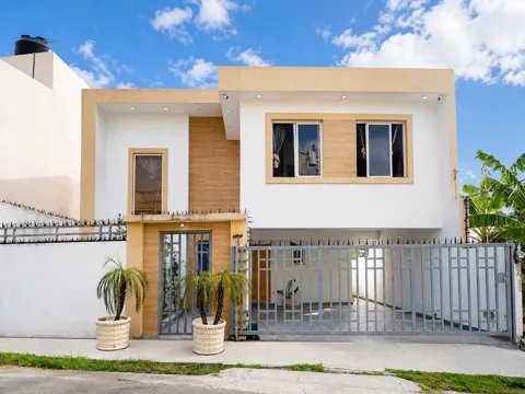 3 Calle Amelia Ricard W