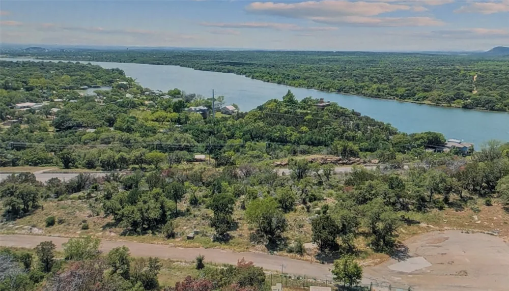 68 War Bonnet Ridge Kingsland, TX 78639