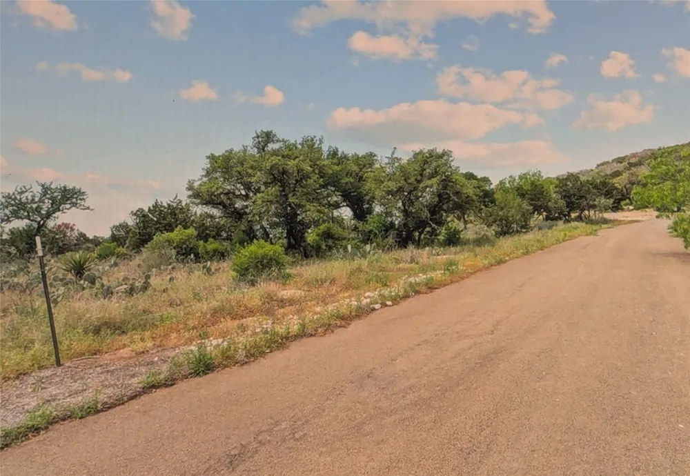 68 War Bonnet Ridge Kingsland, TX 78639