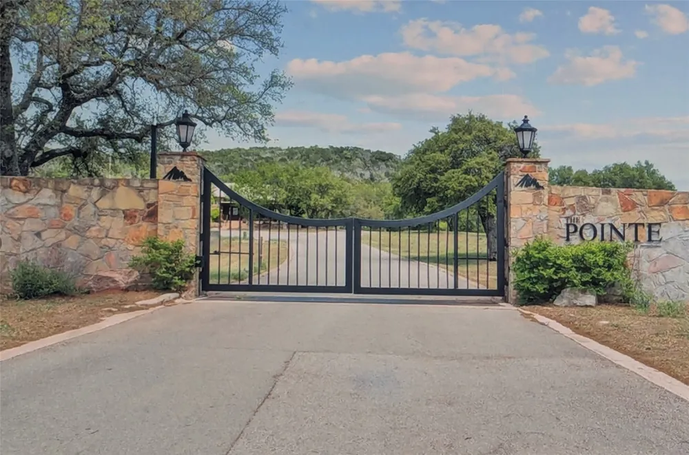 68 War Bonnet Ridge Kingsland, TX 78639