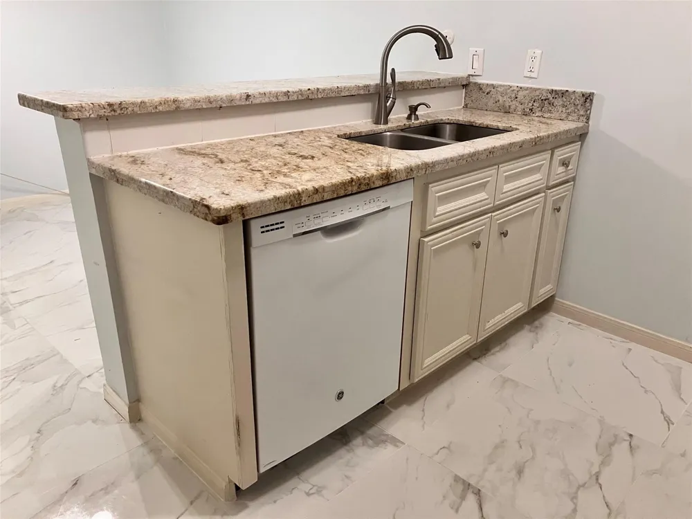 11711 Memorial Drive #83 Houston, TX 77024