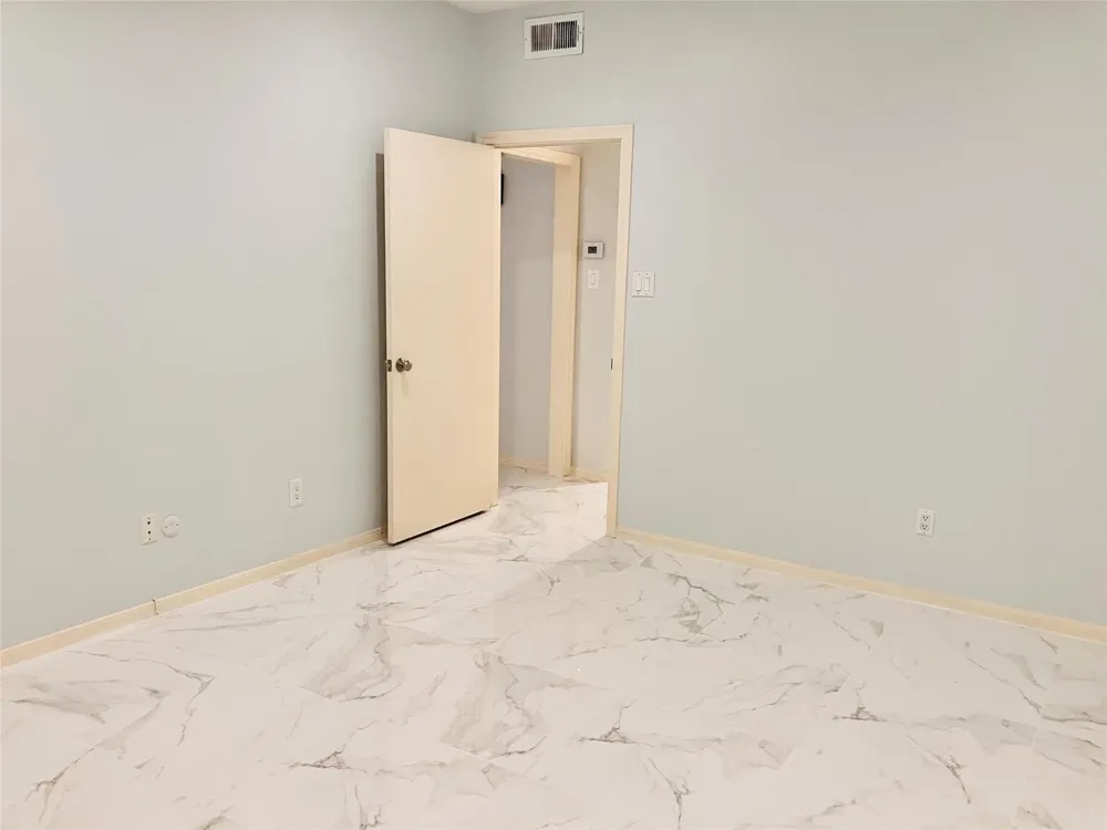 11711 Memorial Drive #83 Houston, TX 77024