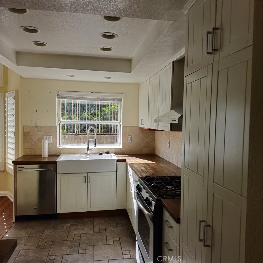 1211 Suncrest Corona, CA 92882