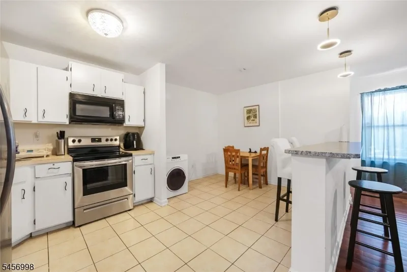 44 Coriander Way Englewood City, NJ 07631