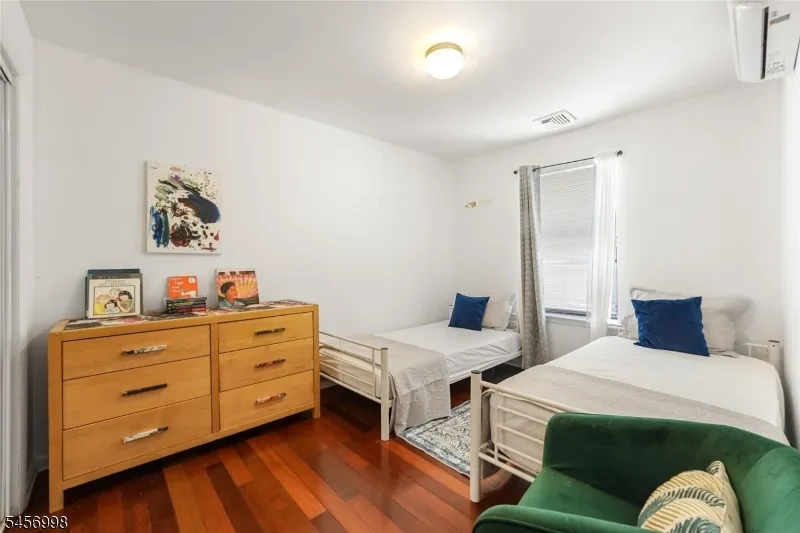 44 Coriander Way Englewood City, NJ 07631