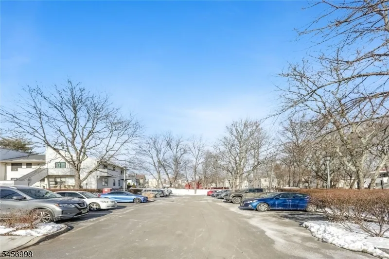 44 Coriander Way Englewood City, NJ 07631