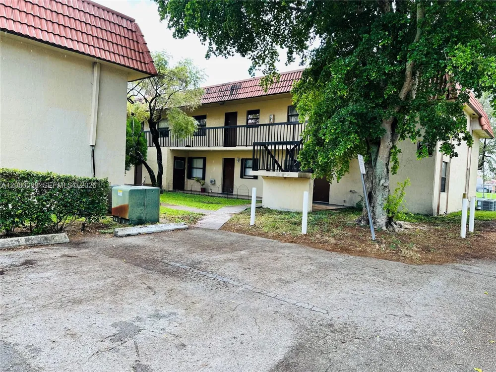 6565 W 26th Dr #34-104 Hialeah, FL 33016
