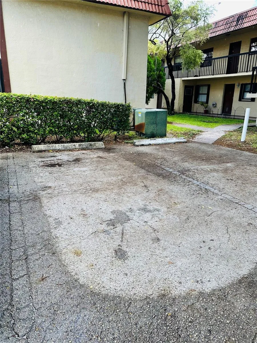 6565 W 26th Dr #34-104 Hialeah, FL 33016