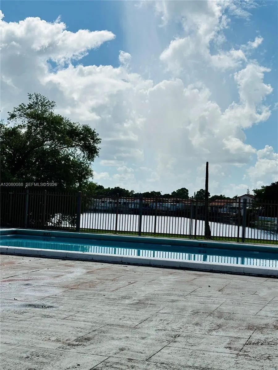 6565 W 26th Dr #34-104 Hialeah, FL 33016