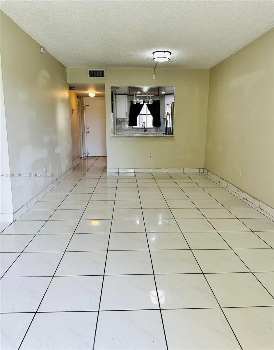6565 W 26th Dr #34-104 Hialeah, FL 33016
