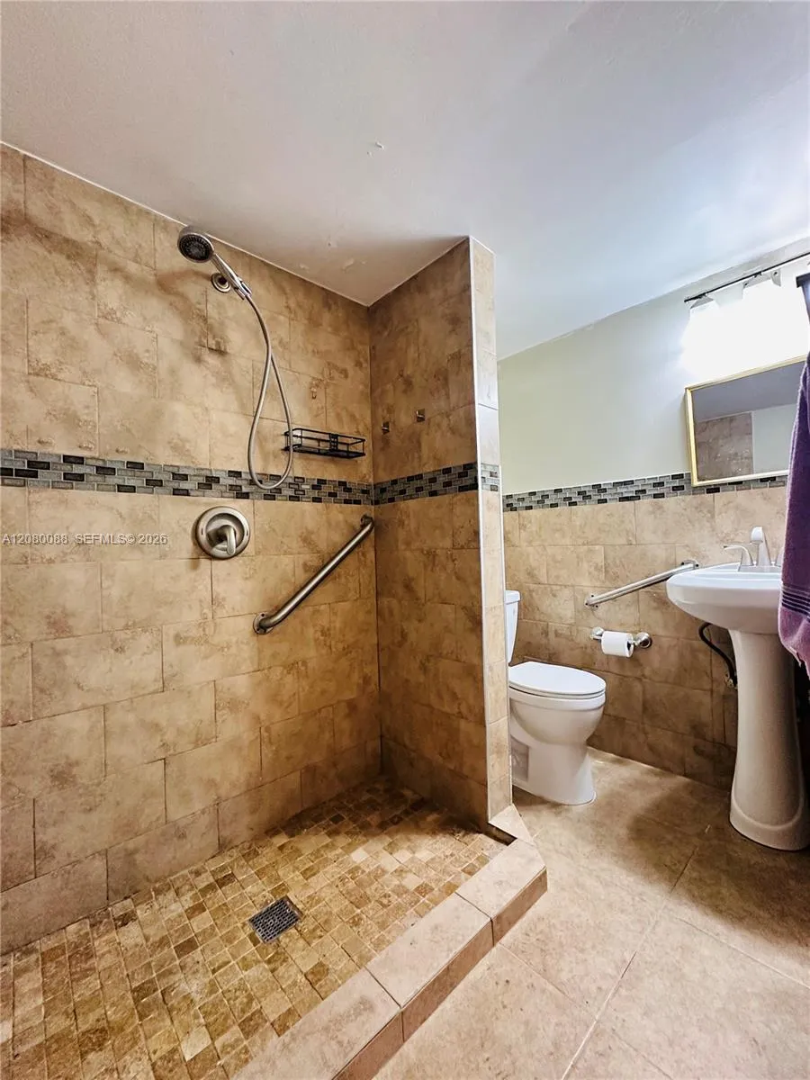 6565 W 26th Dr #34-104 Hialeah, FL 33016