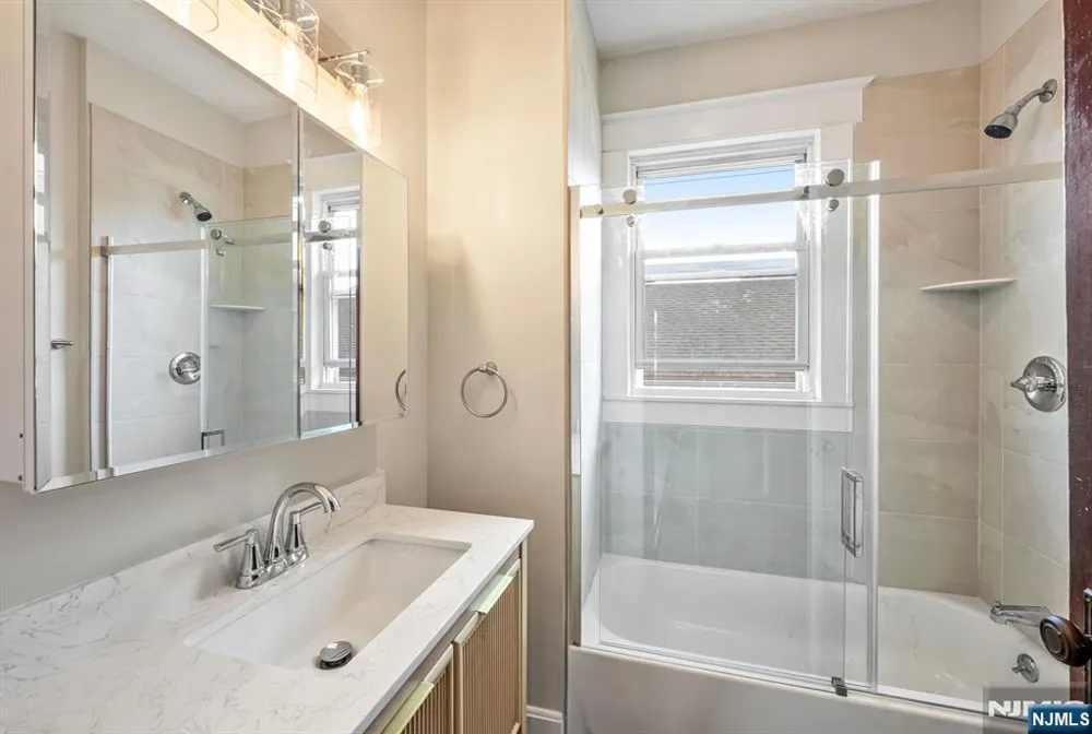 18 Unit 2 Lincoln Avenue 2 Little Falls, NJ 07424