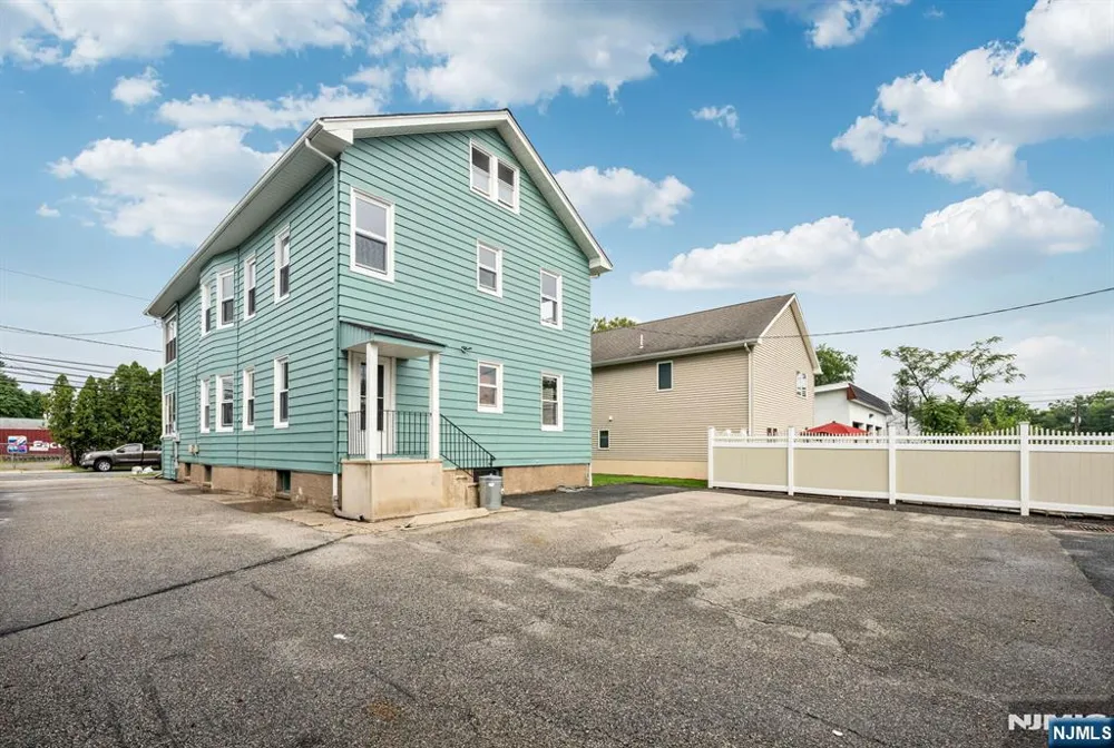 18 Unit 2 Lincoln Avenue 2 Little Falls, NJ 07424