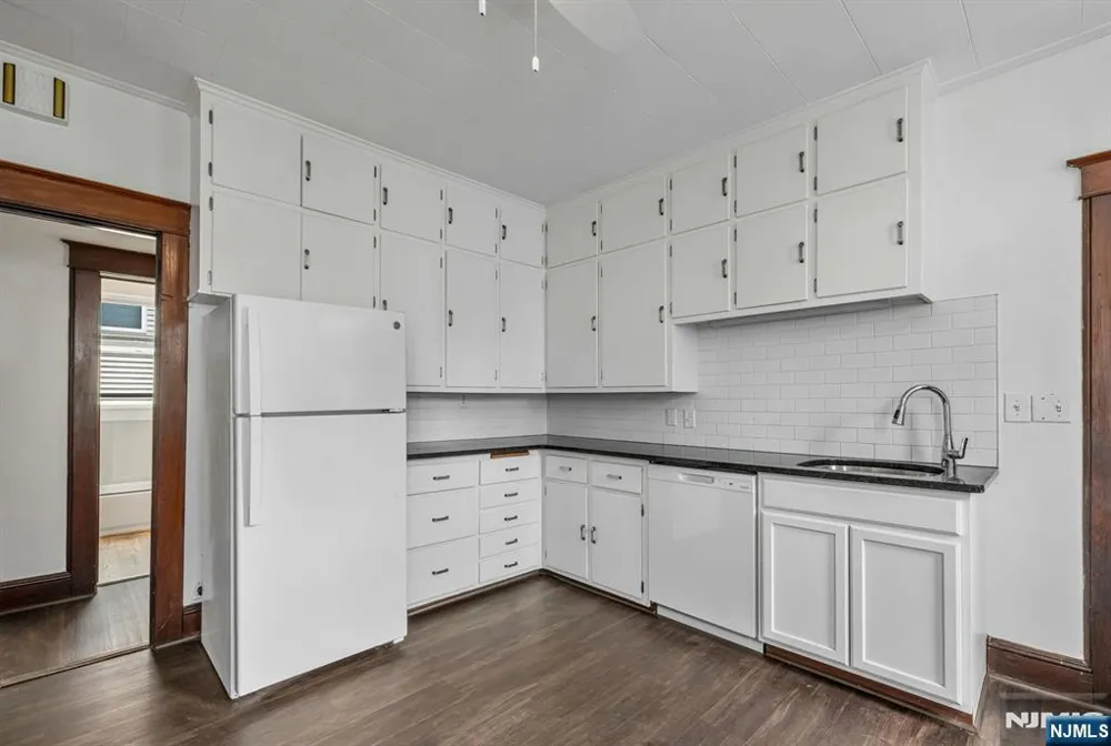 18 Lincoln Avenue 1 Little Falls, NJ 07424