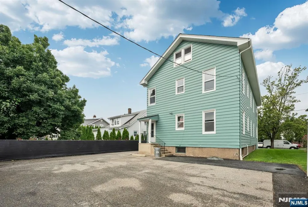 18 Lincoln Avenue 1 Little Falls, NJ 07424
