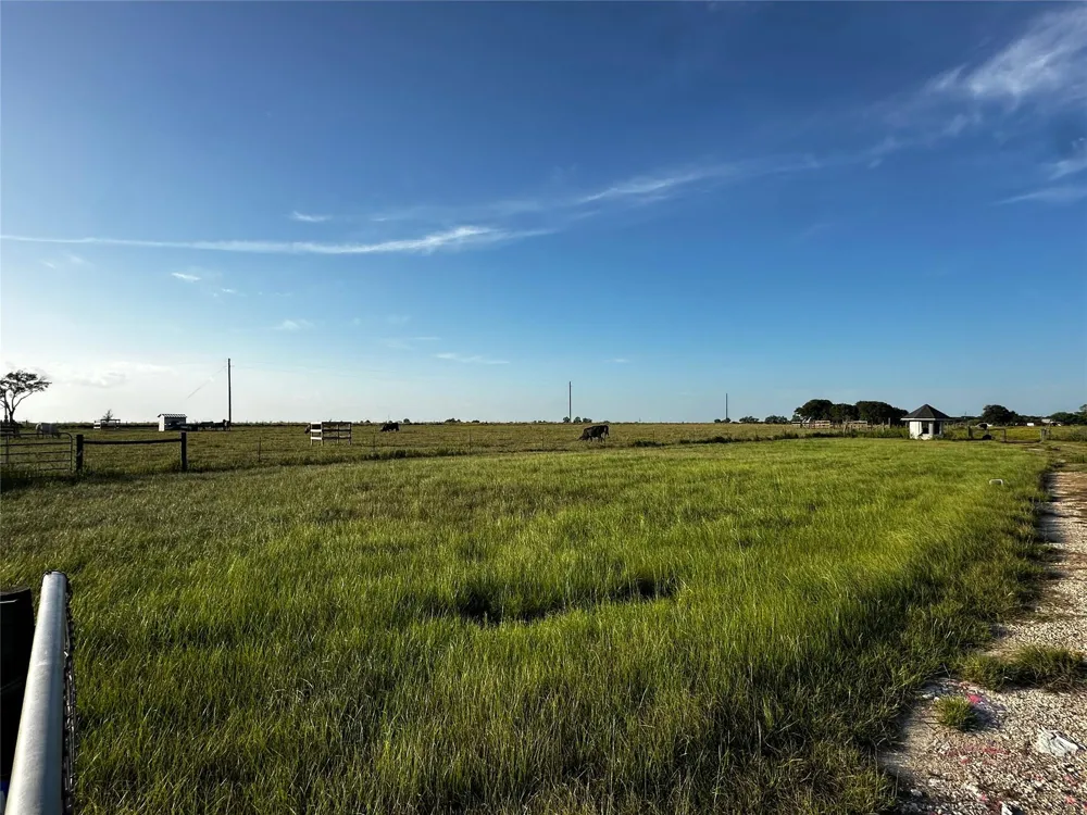 6784 Mieth Road S Sealy, TX 77474