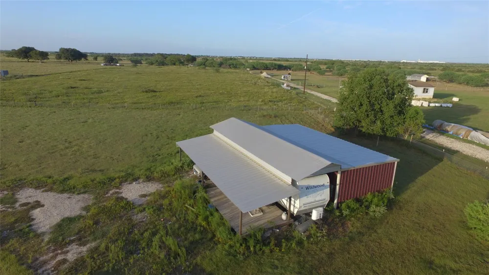 6784 Mieth Road S Sealy, TX 77474