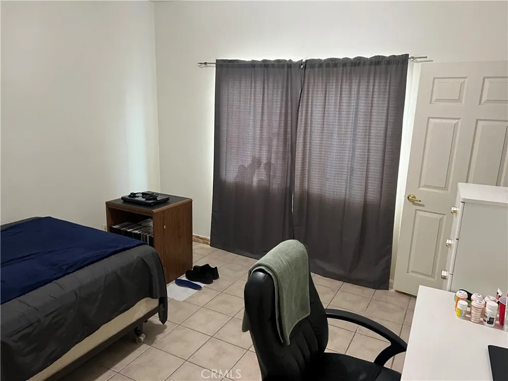 6816 Geyser Ave Reseda, CA 91335