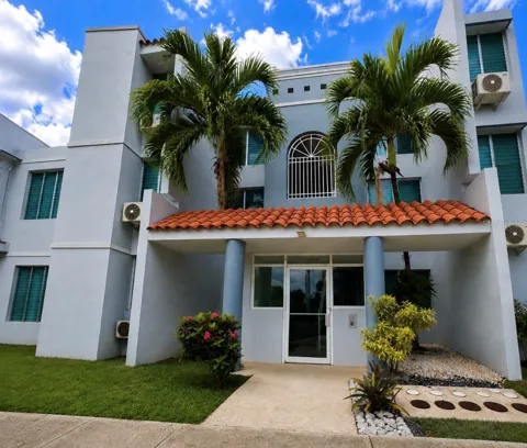 COND. CHALETS SEVILLANOS #APT Q-302