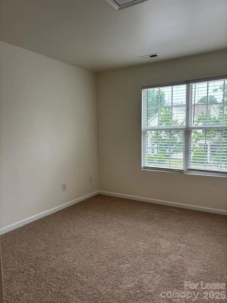 18 Sharpstone Lane Durham, NC 27703