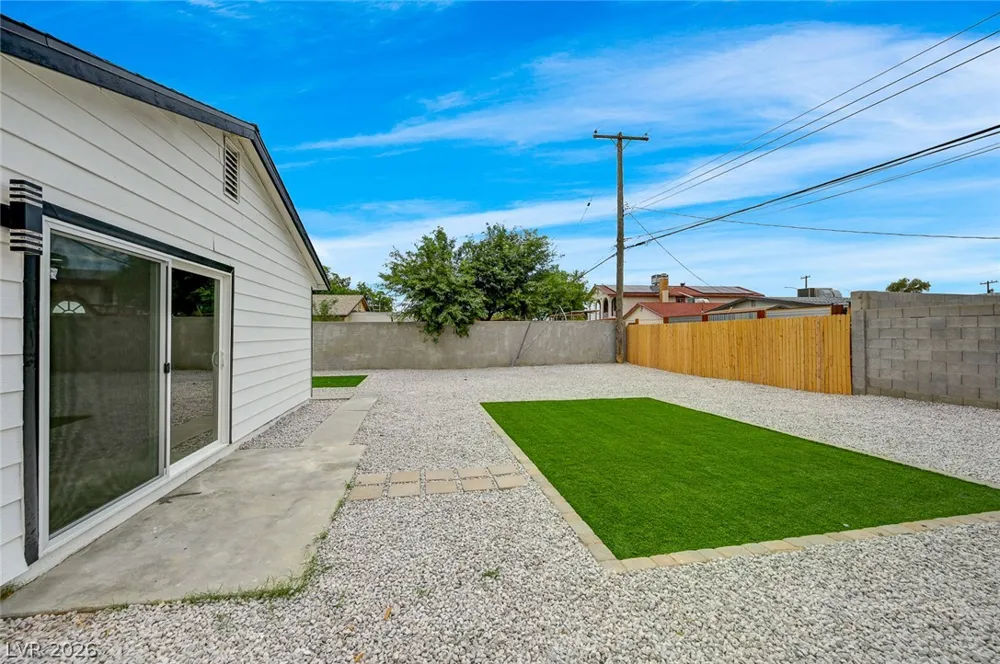 2253 La Puente Street Las Vegas, NV 89115