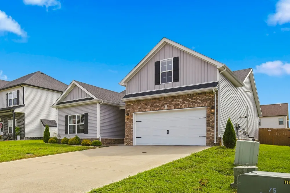 1589 Kestrel Dr Clarksville, TN 37040