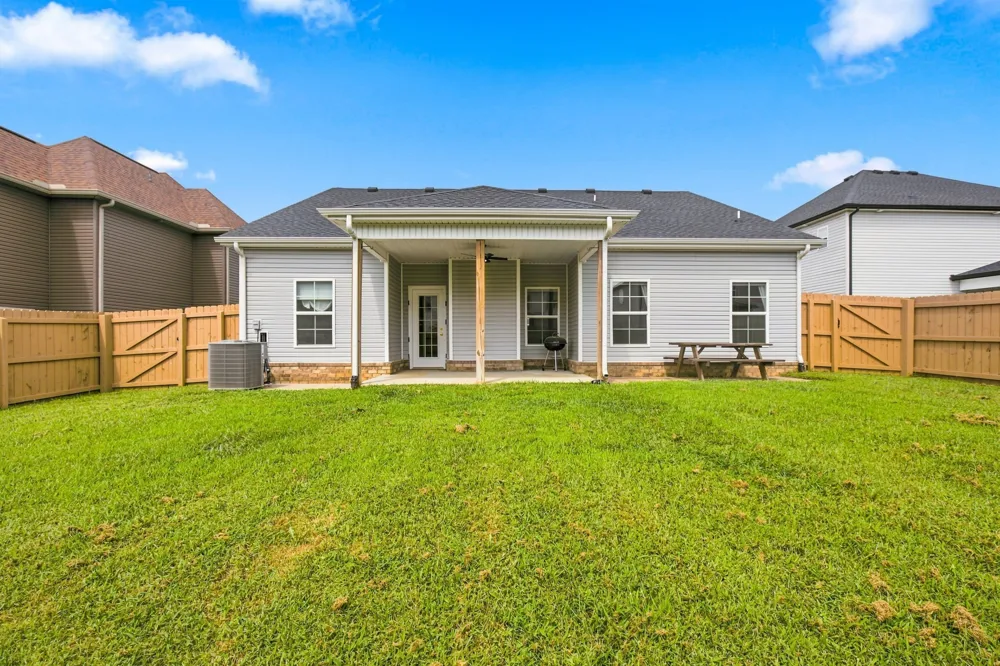 1589 Kestrel Dr Clarksville, TN 37040
