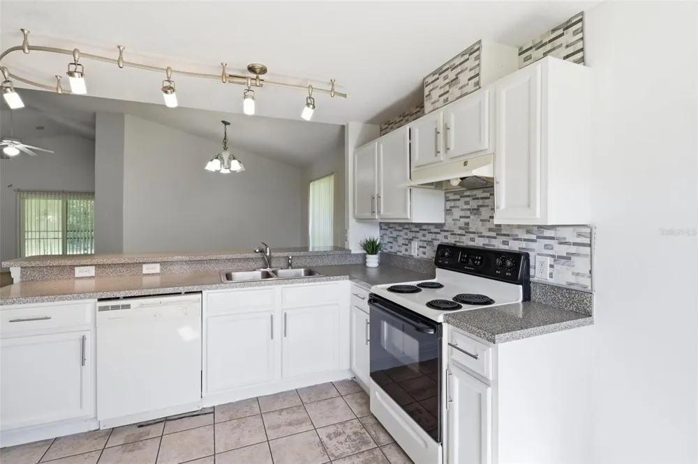 6100 LEE LAN DRIVE Orlando, FL 32809