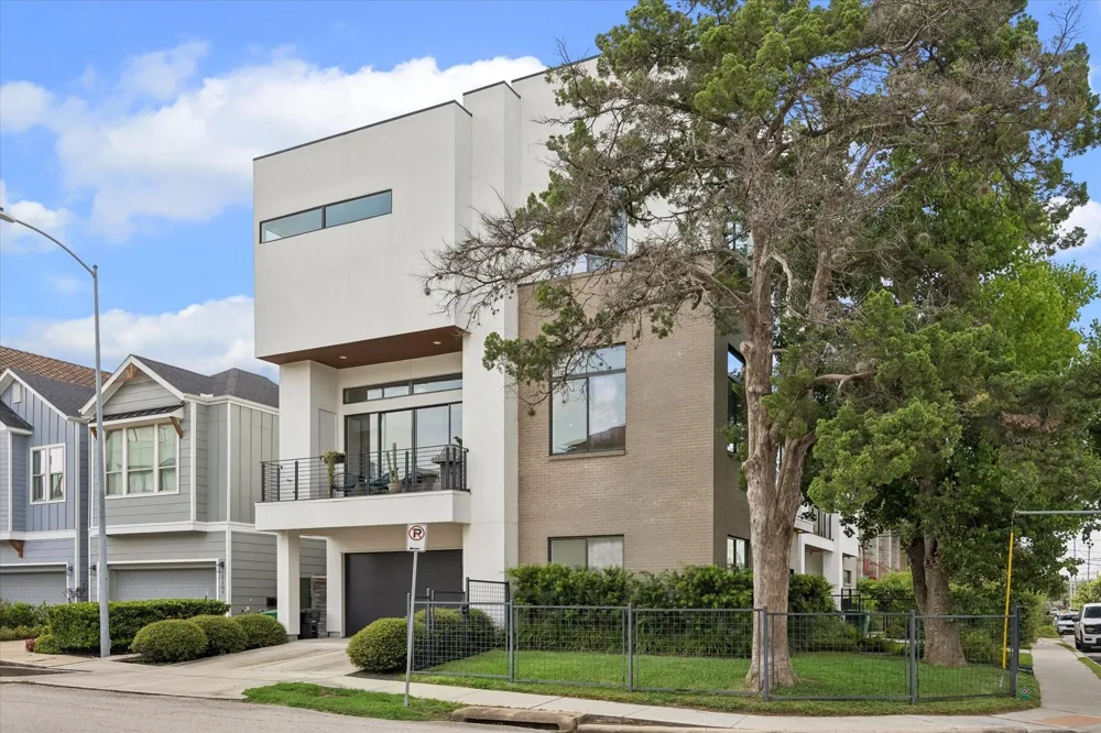 613 Jackson Hill Street #A Houston, TX 77007