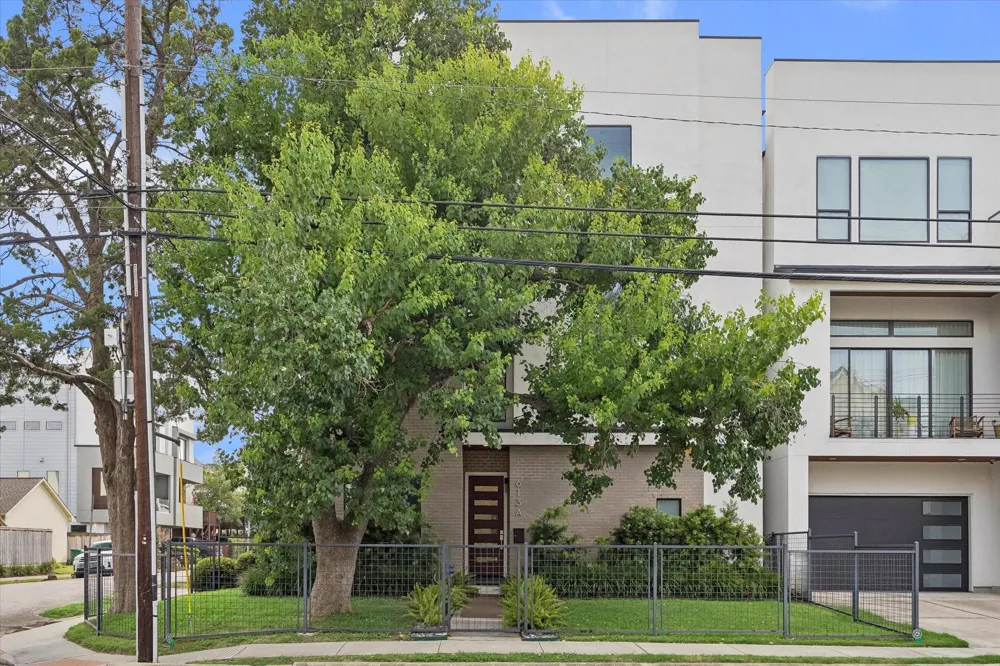 613 Jackson Hill Street #A Houston, TX 77007