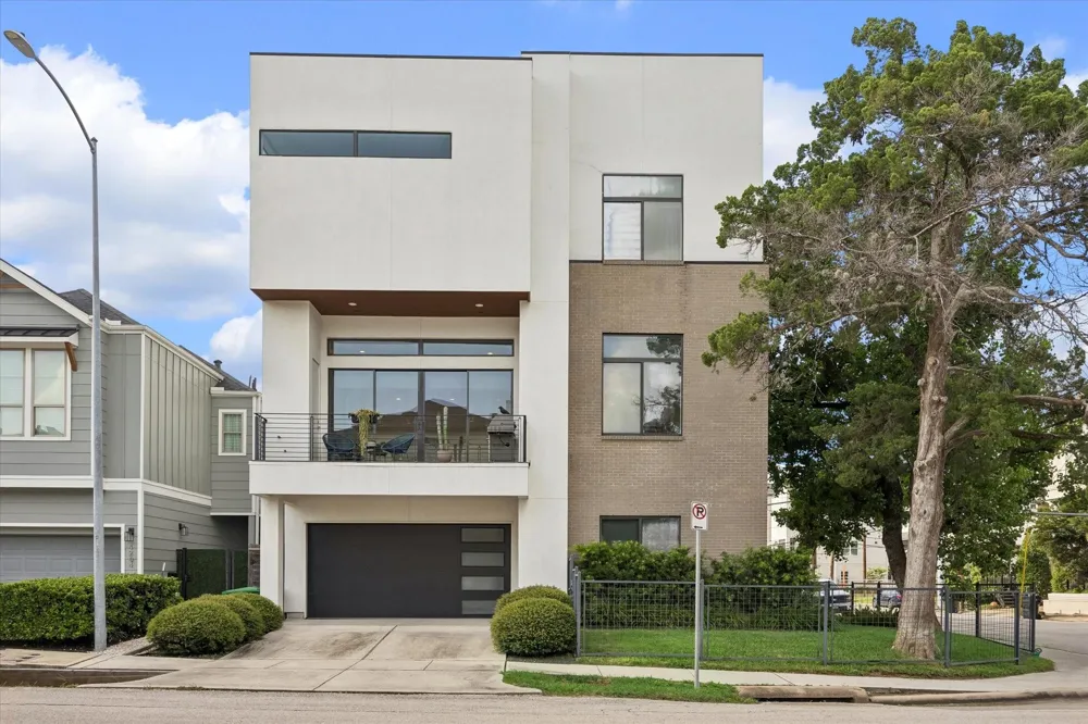 613 Jackson Hill Street #A Houston, TX 77007