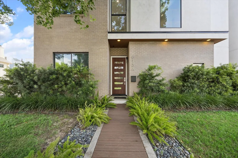 613 Jackson Hill Street #A Houston, TX 77007