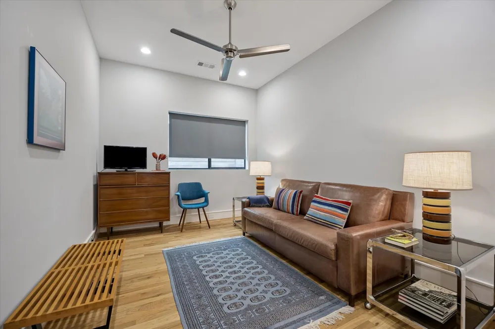 613 Jackson Hill Street #A Houston, TX 77007