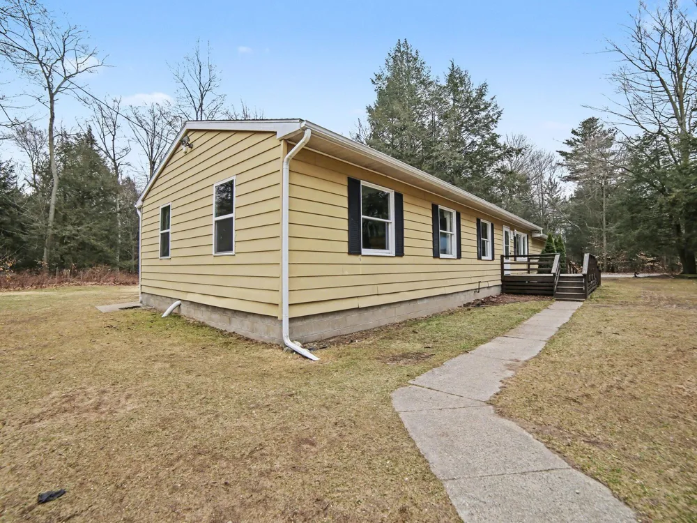 8590 W Thomas Street Shelby, MI 49455