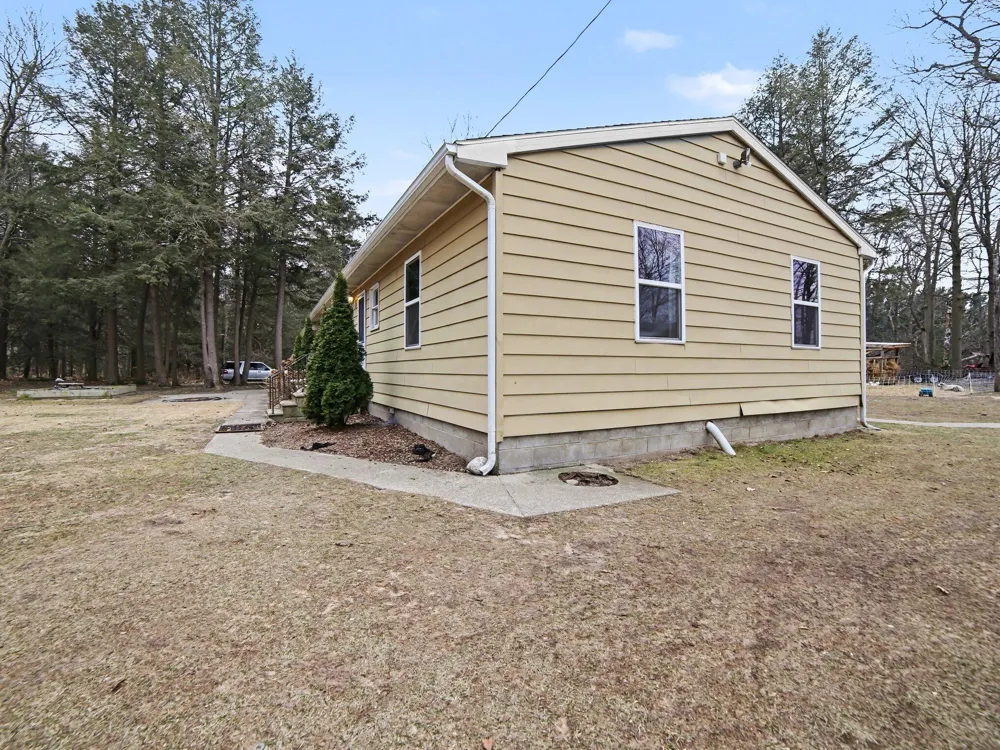 8590 W Thomas Street Shelby, MI 49455