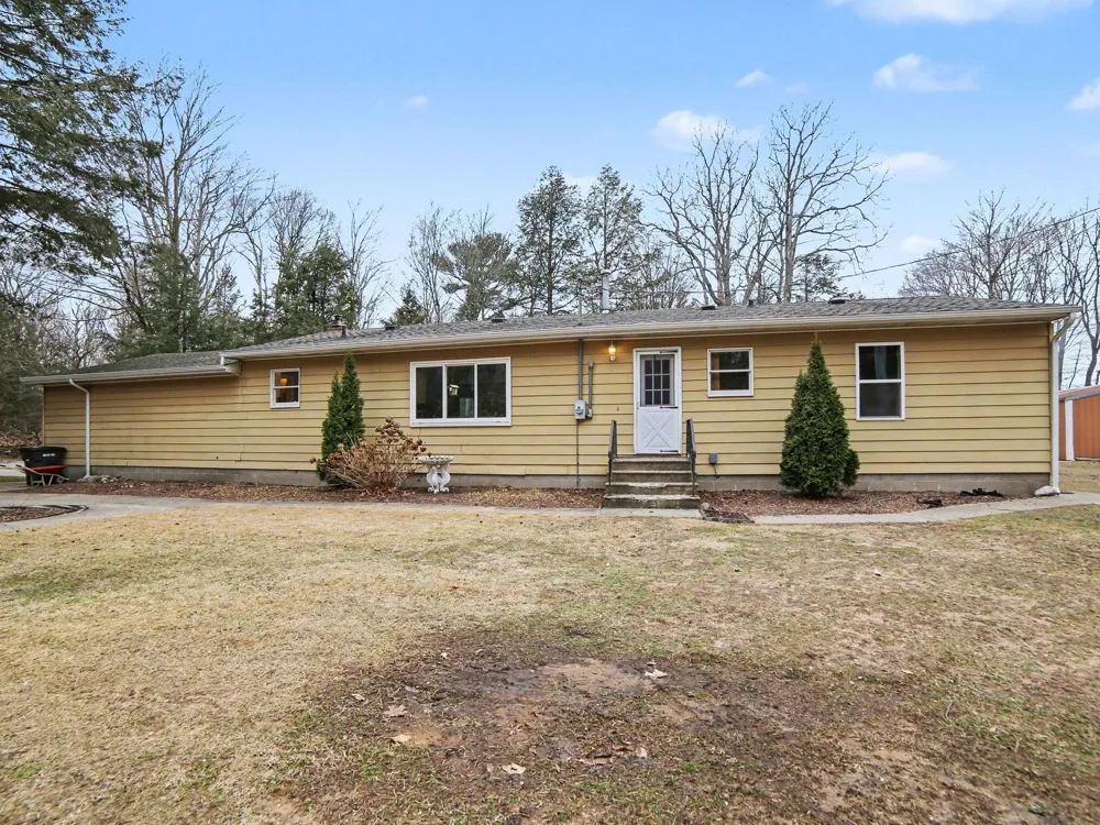 8590 W Thomas Street Shelby, MI 49455