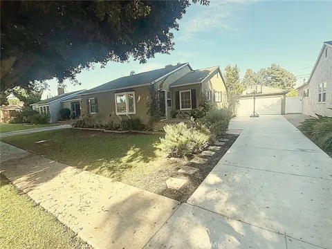 3502 Heather Road