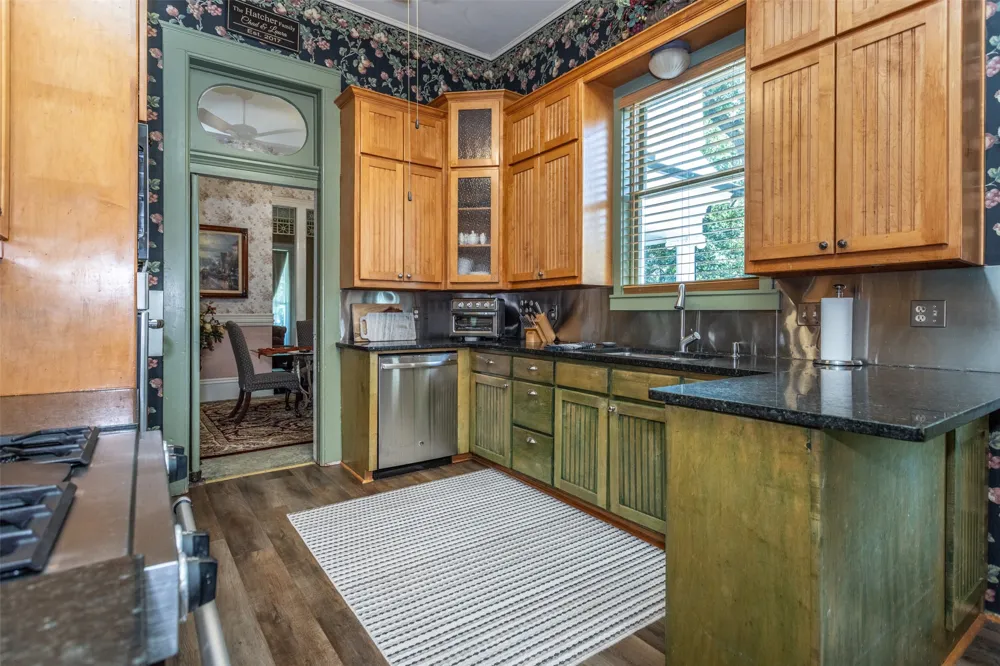 319 S Denton Street Gainesville, TX 76240