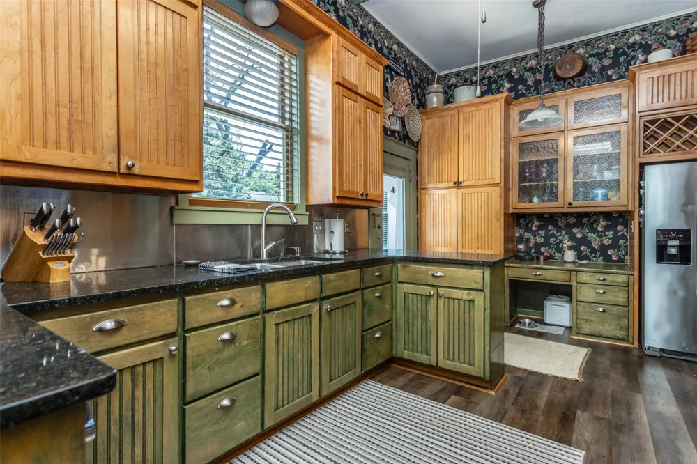 319 S Denton Street Gainesville, TX 76240