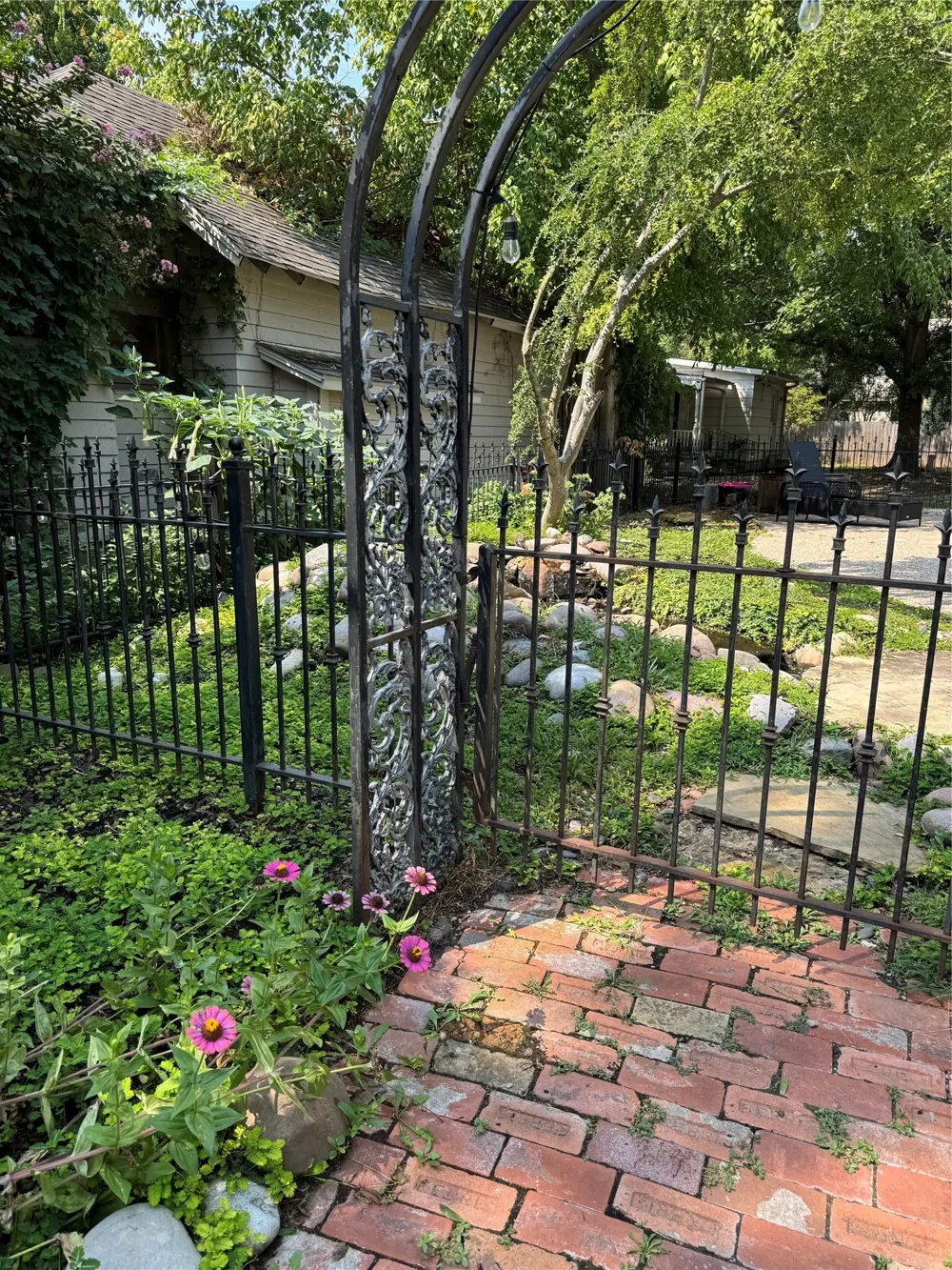 319 S Denton Street Gainesville, TX 76240