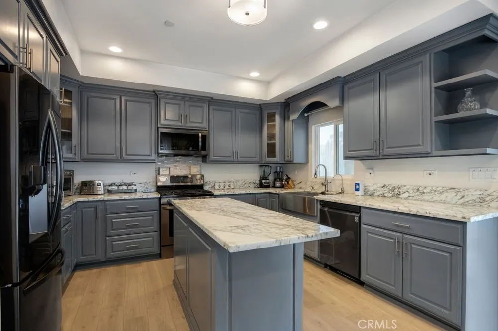 9304 FRANKLIN STREET Chatsworth, CA 91311