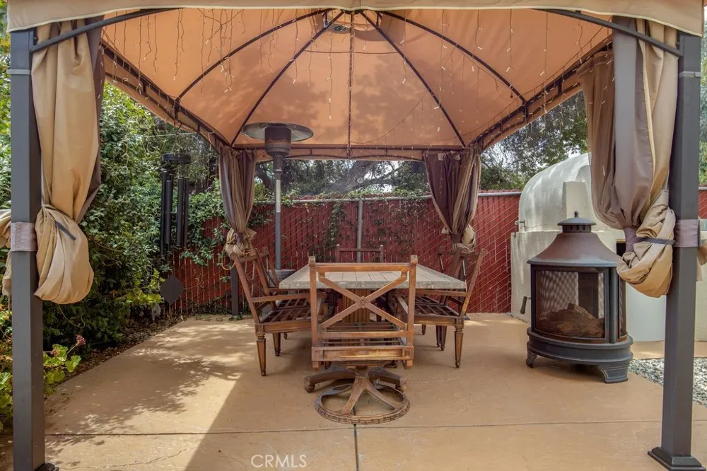 9304 FRANKLIN STREET Chatsworth, CA 91311
