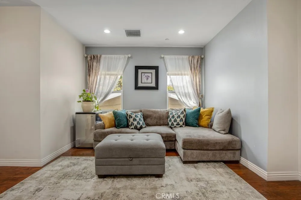 9304 FRANKLIN STREET Chatsworth, CA 91311