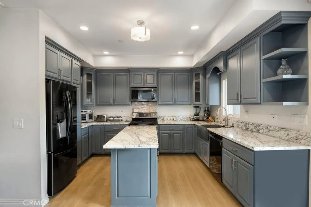 9304 FRANKLIN STREET Chatsworth, CA 91311
