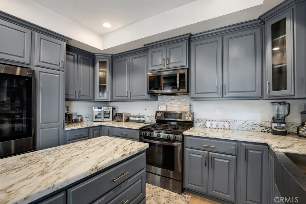 9304 FRANKLIN STREET Chatsworth, CA 91311