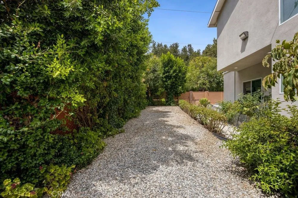 9304 FRANKLIN STREET Chatsworth, CA 91311